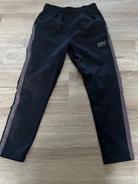 Nike Black Dri-FIT Athletic joggers  boys size xl